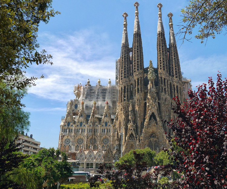 sagrada-familia-g4d0152bdd_1280